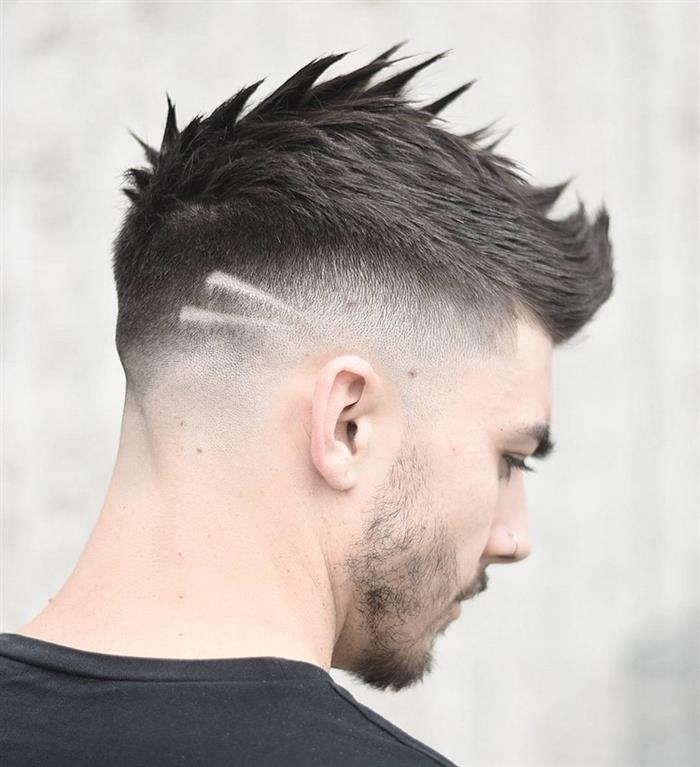 corte de cabelo masculino com risco no meio