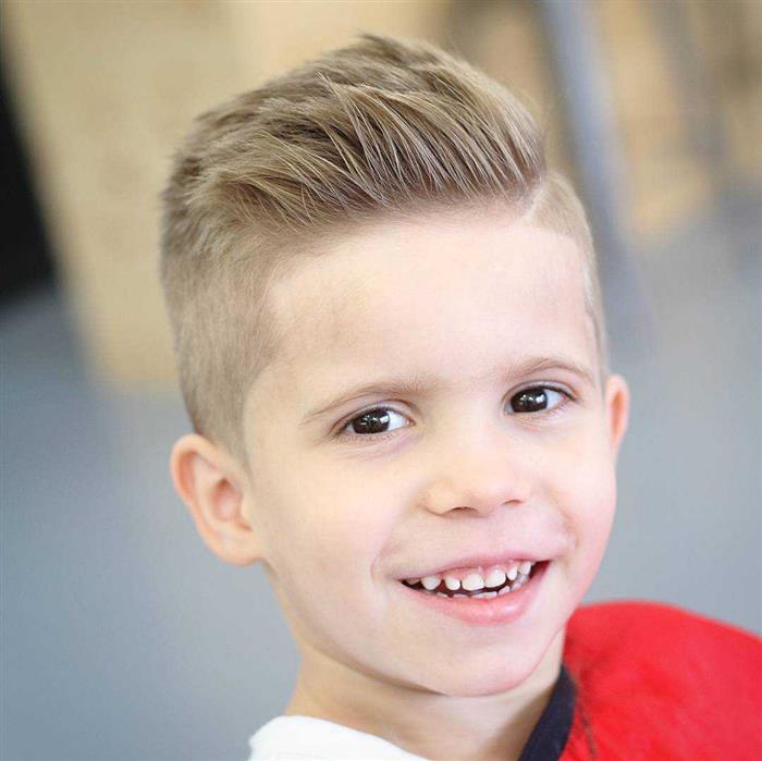 corte de cabelo estiloso masculino infantil