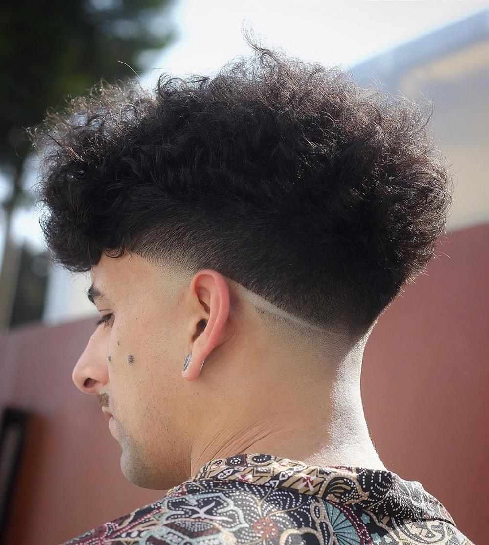 lista no cabelo de homem