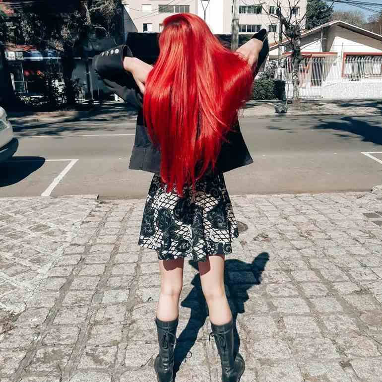 cabelo colorido vermelho